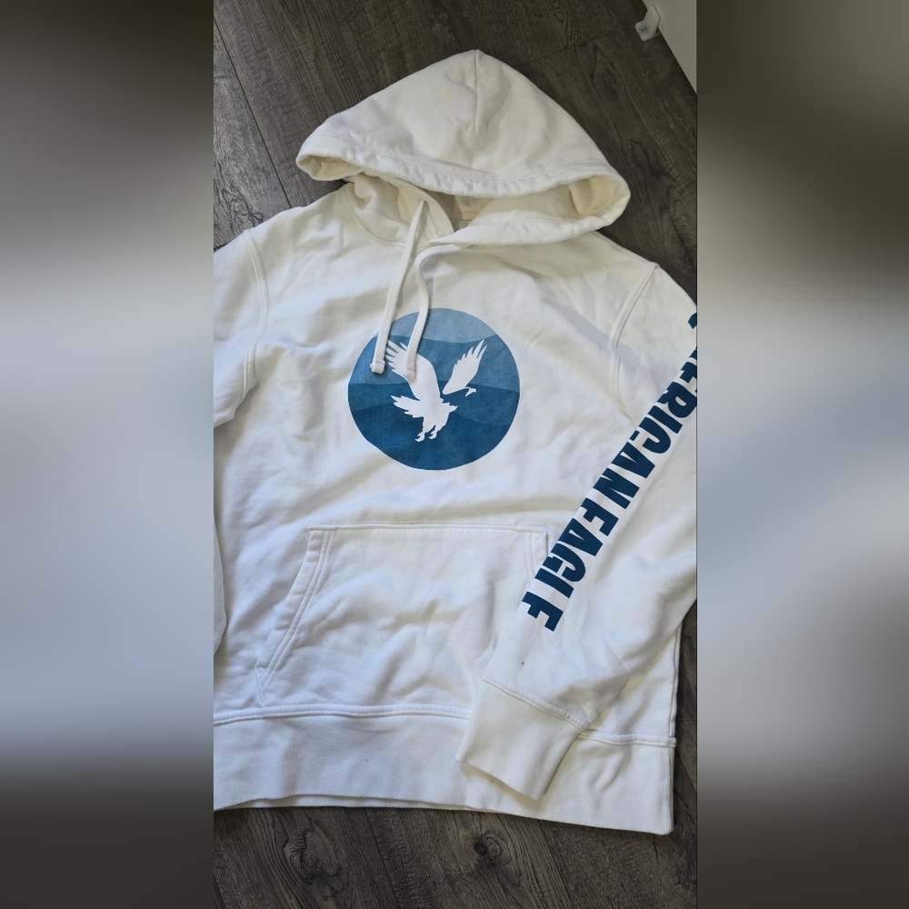American Eagle Outfitters White Soft Hoodie Size Medium